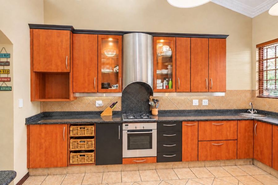 5 Bedroom Property for Sale in Schoemansville North West